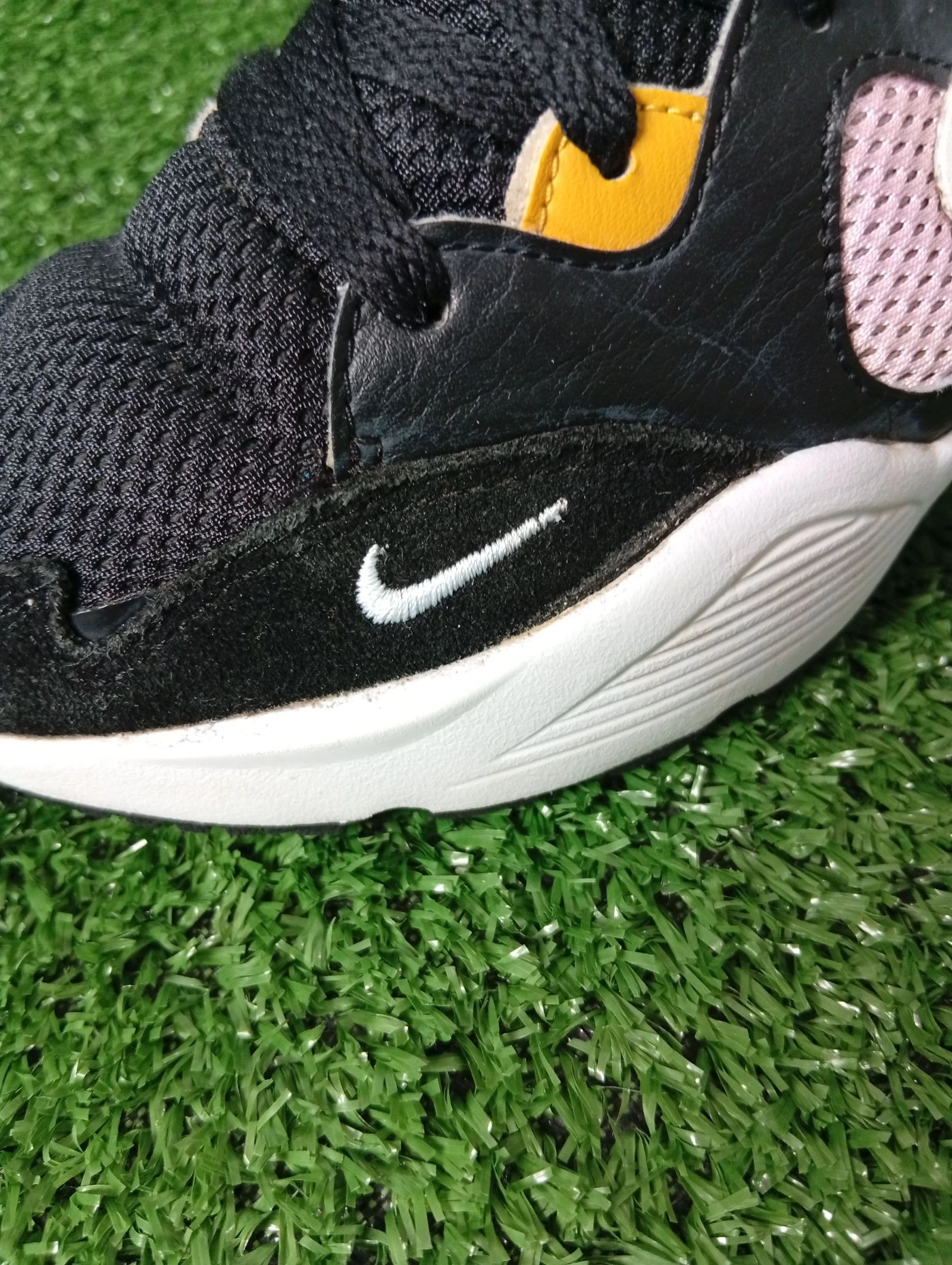 Nike Air Max Excee – Black / Pink / Yellow (Size 37.5) – photo 8